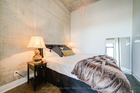 Photo 13 at 1311 - 608 Richmond Street W, Waterfront Communities C1, Toronto