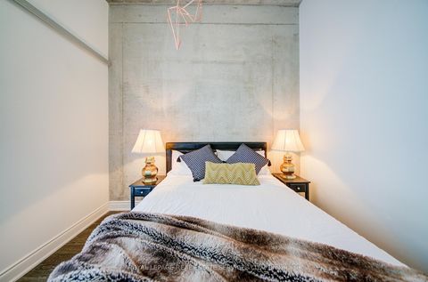 Photo 14 at 1311 - 608 Richmond Street W, Waterfront Communities C1, Toronto