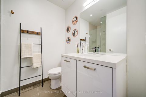 Photo 18 at 1311 - 608 Richmond Street W, Waterfront Communities C1, Toronto