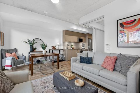 Photo 10 at 304 - 1808 St. Clair Avenue W, Junction Area, Toronto