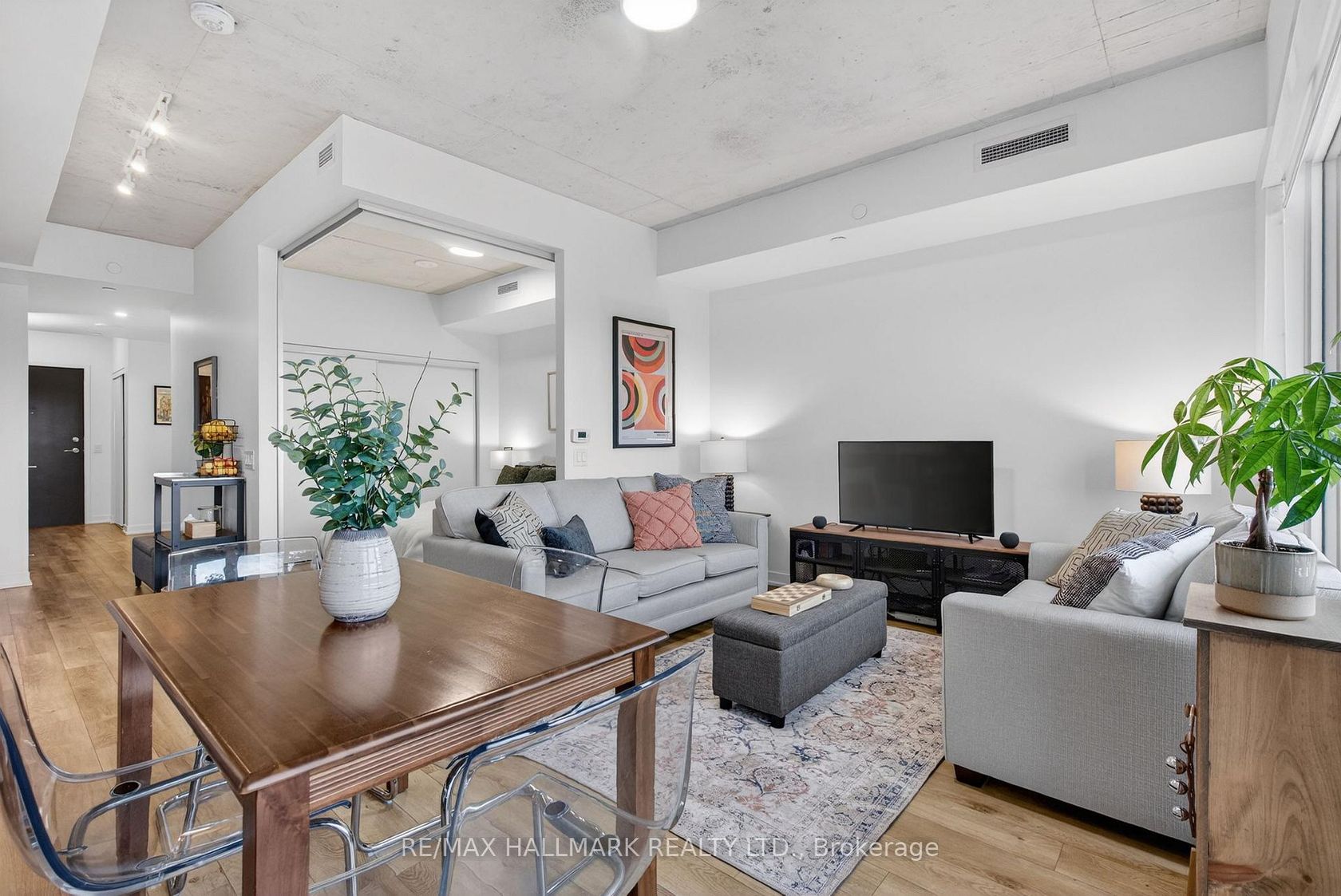 304 - 1808 St. Clair Avenue W, Junction Area, Toronto photo number 2