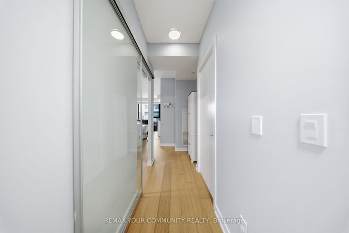 Photo 11 at 312 - 840 St Clair Avenue W, Oakwood Village, Toronto