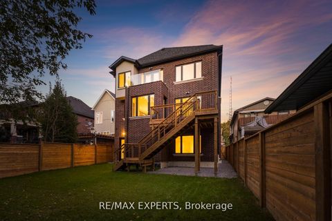 Photo 3 at 88 Moray Avenue, Oak Ridges Lake Wilcox, Richmond Hill