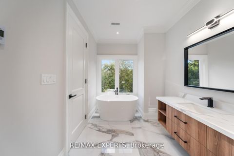 Photo 31 at 88 Moray Avenue, Oak Ridges Lake Wilcox, Richmond Hill