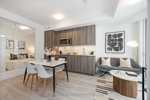 Photo 1 at 725 - 15 Richardson Street, Waterfront Communities C8, Toronto