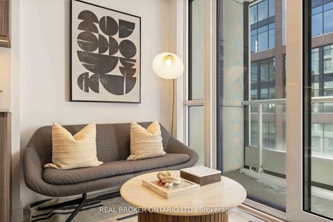 Photo 4 at 725 - 15 Richardson Street, Waterfront Communities C8, Toronto