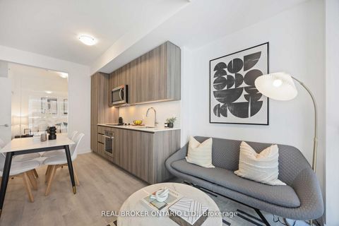 Photo 7 at 725 - 15 Richardson Street, Waterfront Communities C8, Toronto