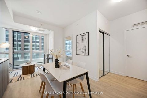 Photo 10 at 725 - 15 Richardson Street, Waterfront Communities C8, Toronto