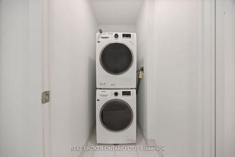 Photo 32 at 725 - 15 Richardson Street, Waterfront Communities C8, Toronto