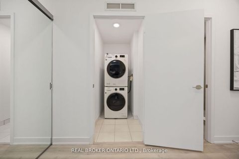 Photo 33 at 725 - 15 Richardson Street, Waterfront Communities C8, Toronto