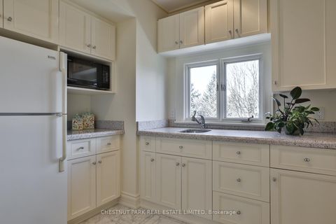 Photo 35 at 170 Roxborough Drive, Moore Park, Toronto