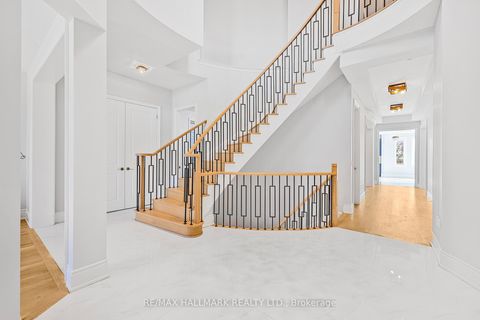 Photo 5 at 41 Glen Abbey Trail, Kleinburg, Vaughan