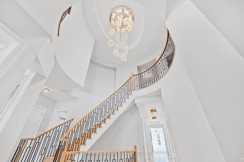 Photo 6 at 41 Glen Abbey Trail, Kleinburg, Vaughan