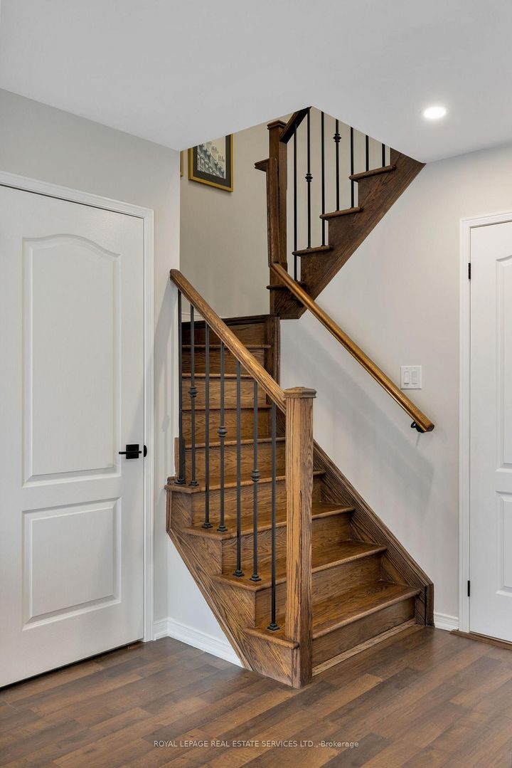 Photo 13 at 10 - 15 Hays Boulevard, RO River Oaks, Oakville