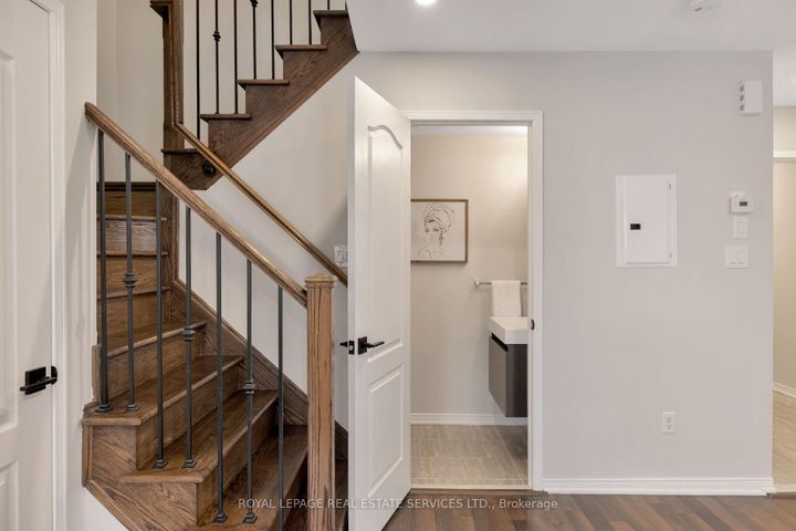 Photo 14 at 10 - 15 Hays Boulevard, RO River Oaks, Oakville