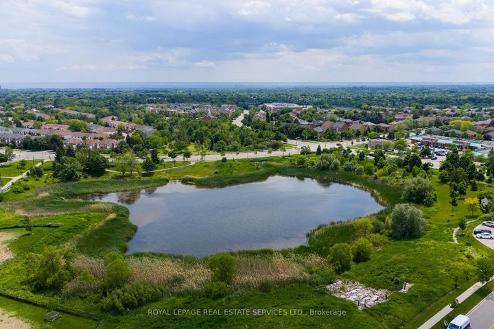 Photo 26 at 10 - 15 Hays Boulevard, RO River Oaks, Oakville