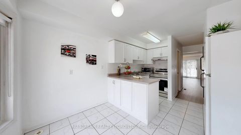 Photo 11 at 907 - 29 Rosebank Drive, Malvern, Toronto