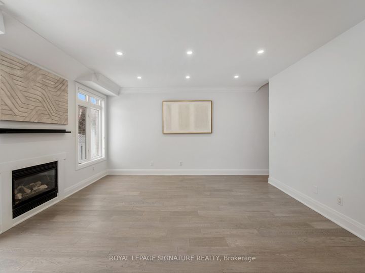 Photo 10 at 47 Amparo Drive, Vellore Village, Vaughan