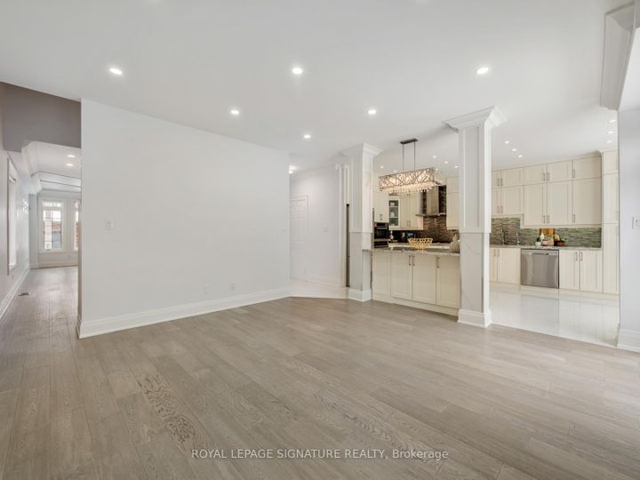 Photo 12 at 47 Amparo Drive, Vellore Village, Vaughan