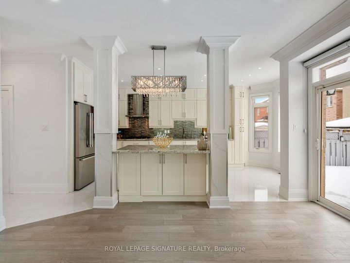 Photo 13 at 47 Amparo Drive, Vellore Village, Vaughan