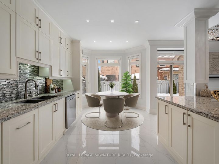 Photo 17 at 47 Amparo Drive, Vellore Village, Vaughan