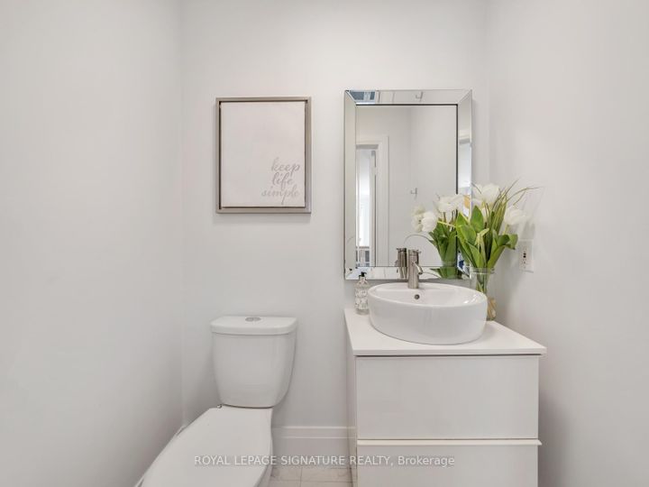 Photo 18 at 47 Amparo Drive, Vellore Village, Vaughan