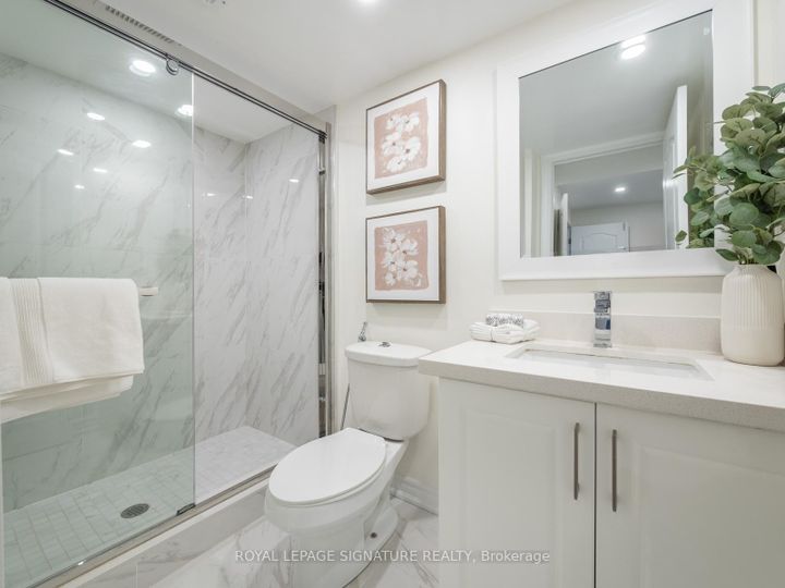 Photo 39 at 47 Amparo Drive, Vellore Village, Vaughan