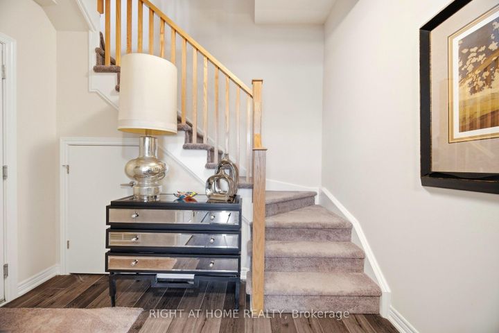 Photo 7 at 61 - 19 Picardy Drive, Stoney Creek Mountain, Hamilton