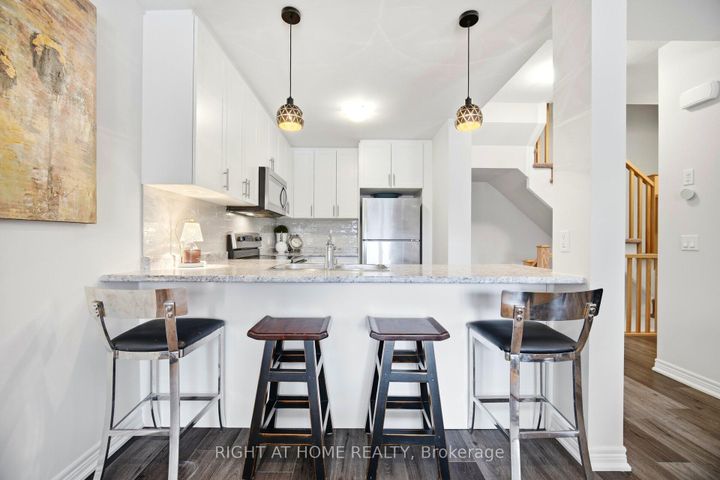 Photo 11 at 61 - 19 Picardy Drive, Stoney Creek Mountain, Hamilton