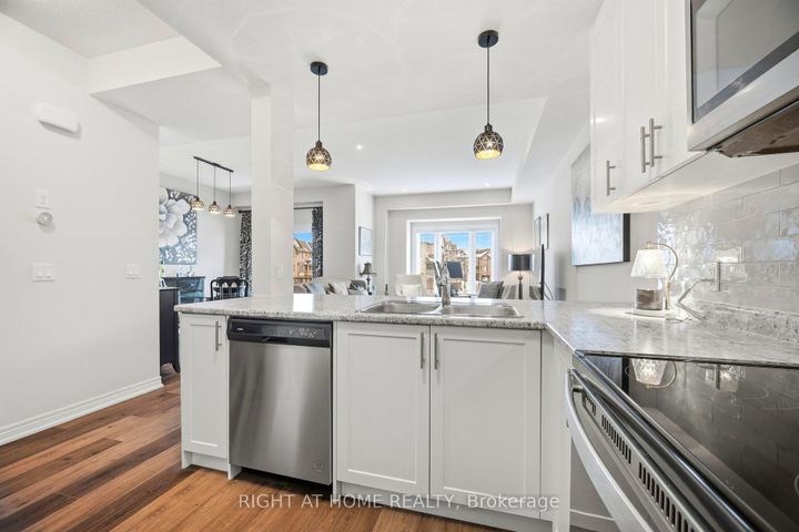 Photo 12 at 61 - 19 Picardy Drive, Stoney Creek Mountain, Hamilton