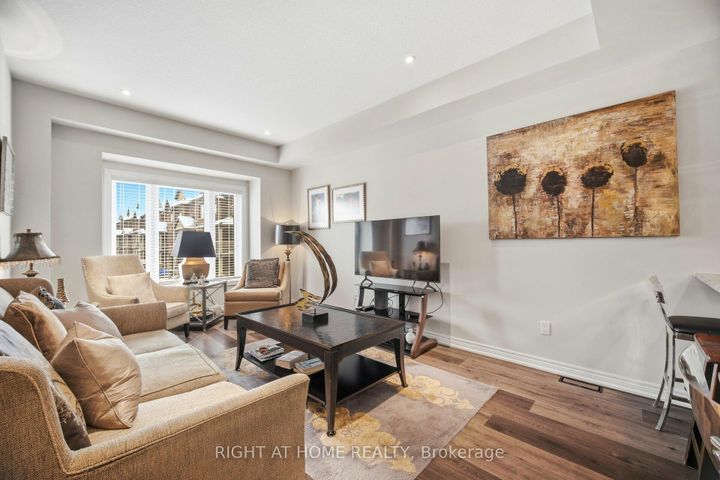 Photo 13 at 61 - 19 Picardy Drive, Stoney Creek Mountain, Hamilton