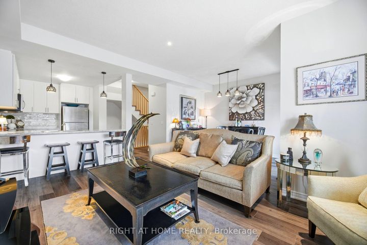 Photo 14 at 61 - 19 Picardy Drive, Stoney Creek Mountain, Hamilton