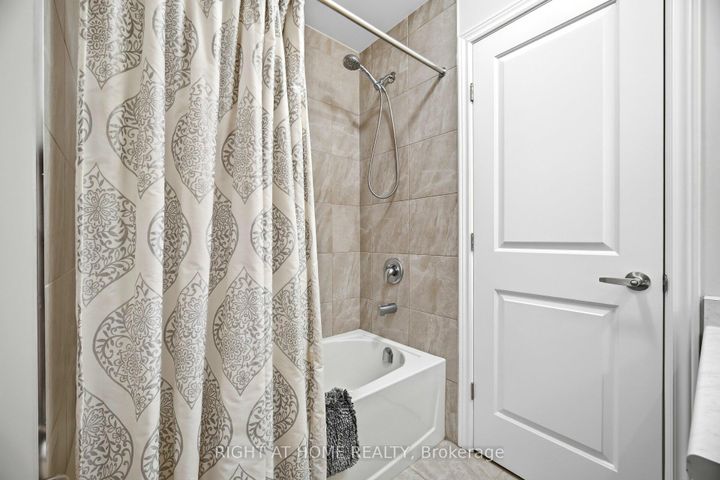 Photo 32 at 61 - 19 Picardy Drive, Stoney Creek Mountain, Hamilton