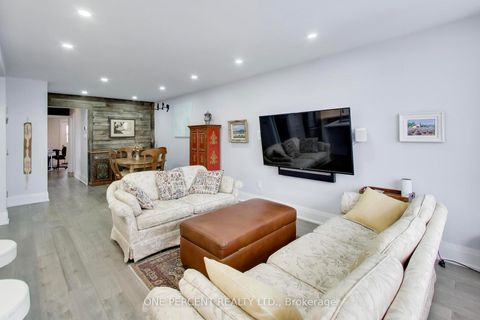 Photo 5 at 4 Cameo Crescent, Smythe, Toronto