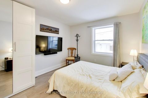 Photo 13 at 4 Cameo Crescent, Smythe, Toronto