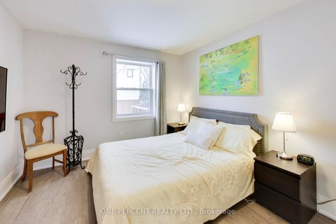 Photo 15 at 4 Cameo Crescent, Smythe, Toronto
