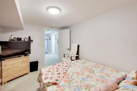 Photo 32 at 4 Cameo Crescent, Smythe, Toronto