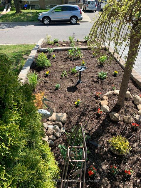 Photo 43 at 4 Cameo Crescent, Smythe, Toronto