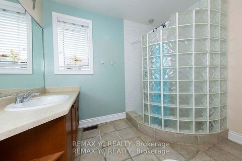 Photo 16 at 18 Mullet Road, Newtonbrook East, Toronto