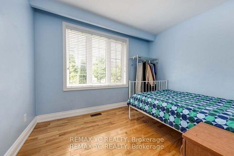 Photo 18 at 18 Mullet Road, Newtonbrook East, Toronto