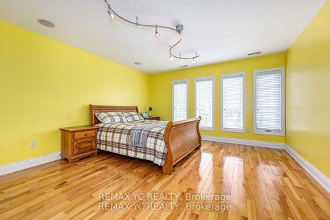 Photo 27 at 18 Mullet Road, Newtonbrook East, Toronto