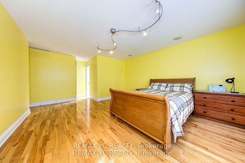Photo 28 at 18 Mullet Road, Newtonbrook East, Toronto