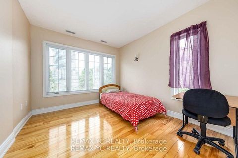 Photo 34 at 18 Mullet Road, Newtonbrook East, Toronto