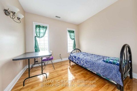 Photo 35 at 18 Mullet Road, Newtonbrook East, Toronto