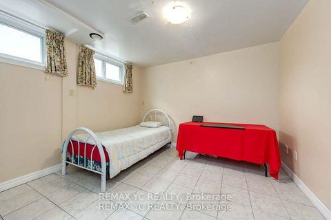 Photo 38 at 18 Mullet Road, Newtonbrook East, Toronto