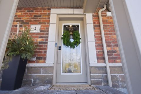 Photo 3 at 3 - 35 Hanning Court, Bowmanville, Clarington