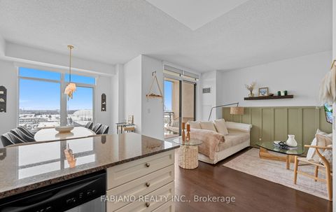 Photo 12 at 815 - 24 Woodstream Boulevard, Vaughan Grove, Vaughan