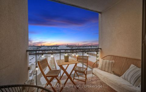 Photo 13 at 815 - 24 Woodstream Boulevard, Vaughan Grove, Vaughan