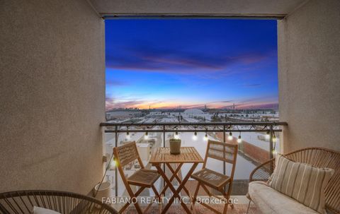 Photo 14 at 815 - 24 Woodstream Boulevard, Vaughan Grove, Vaughan