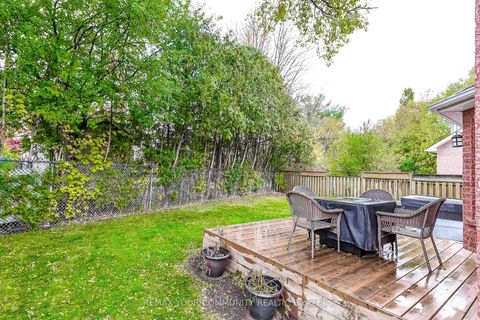 Photo 38 at 30 Crimson Court, North Richvale, Richmond Hill